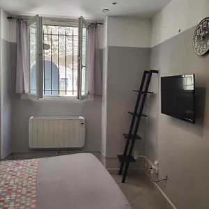 https://chambre-hotel-de-la-cure.fr-provencehotel.com